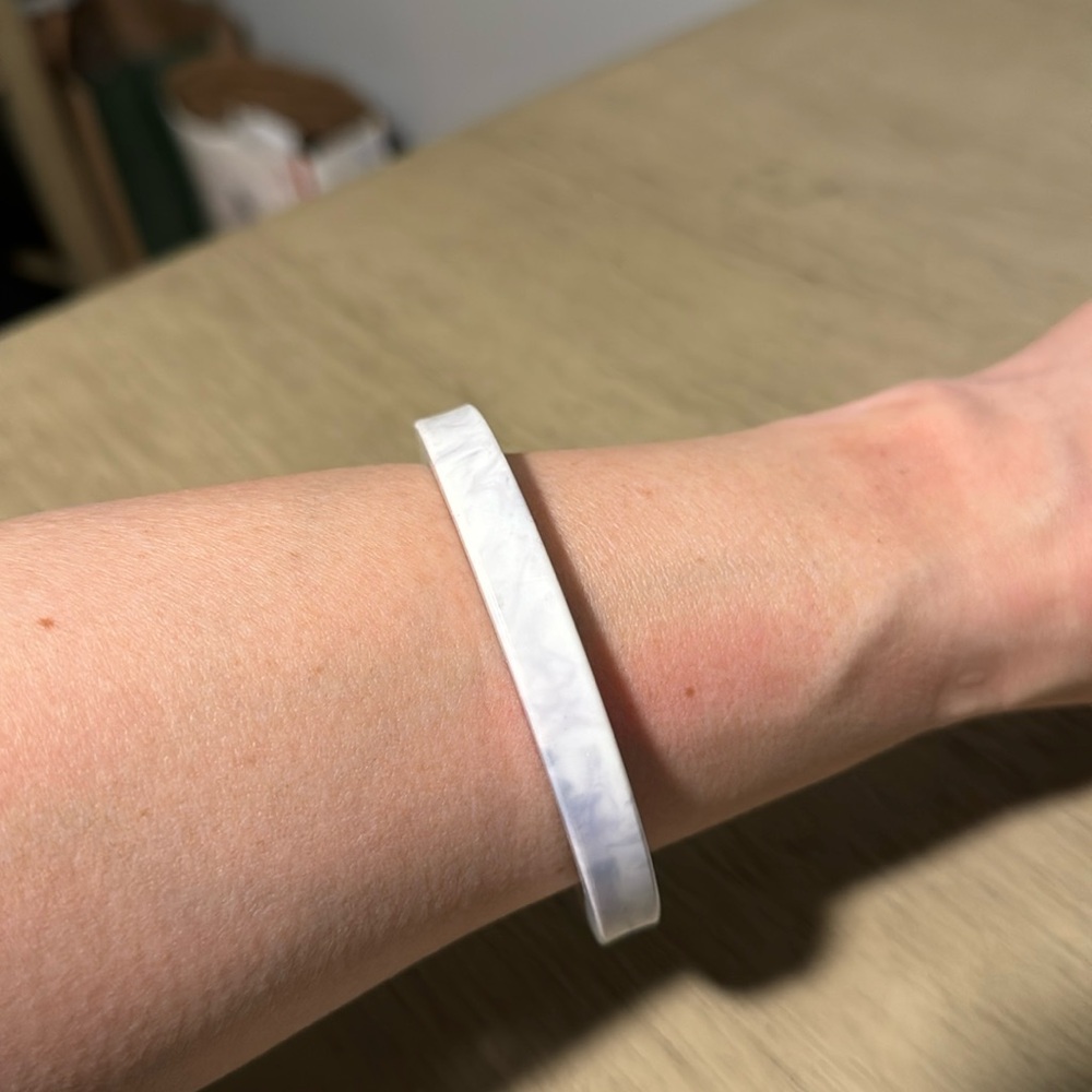 Vintage Plastic Bangle Bracelet, White, Gray, Marble, Swirl, Retro, Boho